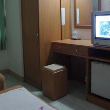 Chongko Guesthouse Patong Luaran gambar
